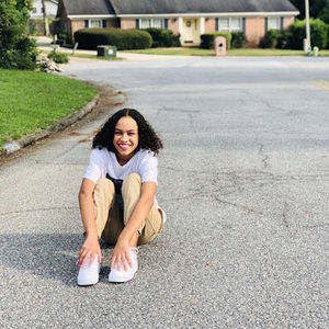 Meet your Posher, Maya